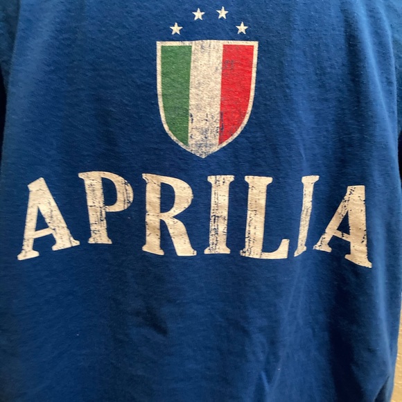 SOLD 🌼Aprilia t shirt size XL - Picture 2 of 3